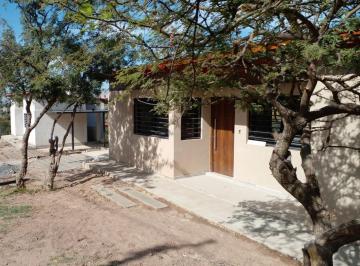 Casa · 102m² · 3 Ambientes · 2 Cocheras · Casa en Venta en Cuesta Colorada, Apto Hipotecario, 2 Dorm. en Housing