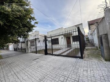 Casa · 140m² · 3 Ambientes · Casa - Moron