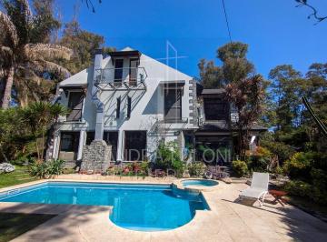 Casa · 170m² · 4 Ambientes · Venta Casa Hudson Barrio El Carmencito con Piscina Permuta