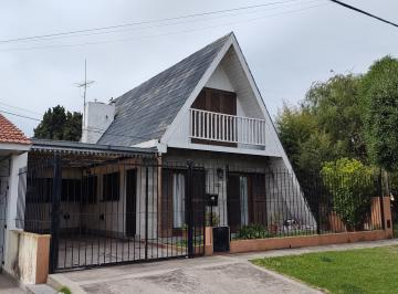 Casa de 4 ambientes, Mar del Plata · Chalet 4 Amb. Cochera. Patio. Punta Mogotes.