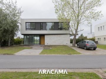 RRA-RR1-1292_2 · Casa en Venta en San Eliseo - Canning