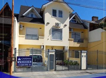 Departamento de 4 ambientes, La Matanza · Triplex 4 Ambientes en Venta en Ramos Mejia