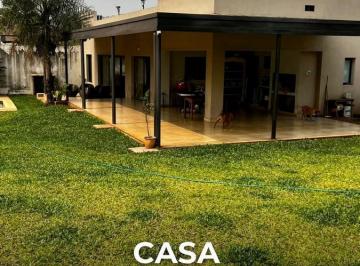Casa · 1290m² · 4 Ambientes · 3 Cocheras · Casa de 3 Dorm. en Venta