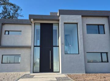 Casa de 5 ambientes, San Vicente · Casa en Venta a La Laguna - 5 Ambientes - Santa Clara Al Sur