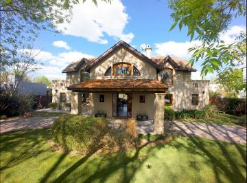 Casa de 7 ambientes, La Plata · Casa en Venta Grand Bell - City Bell