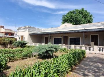 Casa de 6 ambientes, Marcos Paz · Casona Más Dos Departamentos en Venta en El Centro de Marcos Paz Ideal Inversor