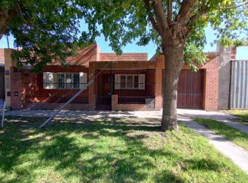 Casa · 90m² · 3 Ambientes · 1 Cochera · Oportunidad Casa en Venta con Garaje y Parque
