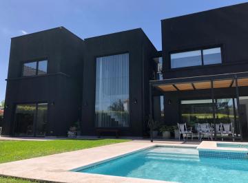 Casa de 5 ambientes, Cañuelas · Casa 5 Ambientes, Piscina y Parque en Cañuelas Club de Campo
