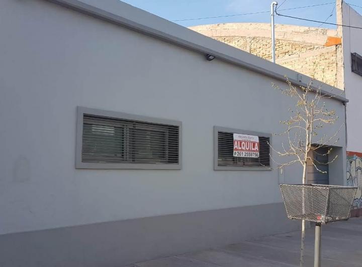 Casa · 100m² · 3 Ambientes · 2 Cocheras