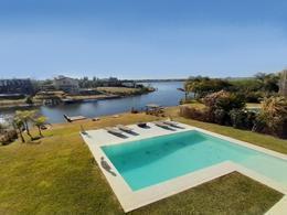 Casa · 350m² · 6 Ambientes · 2 Cocheras · Casa en Venta y Alquiler