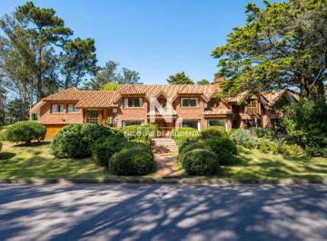 Foto1 · Vende Espectacular Casa en Beverly Hills - Punta del Este de 2 Plantas con Piscina, Parrillero