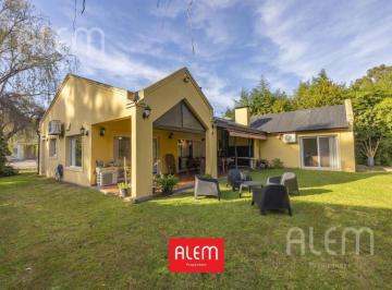 Casa · 184m² · 5 Ambientes · Casa en Venta en El Ombú, Ezeiza