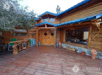 Casa · 200m² · 4 Ambientes · Casa de 200 m² en Epuyén (So - 45)