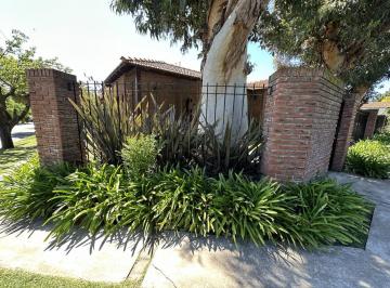 Casa · 170m² · 5 Ambientes · 1 Cochera · Casa en Alquiler Temporal Barrio Divino Rostro
