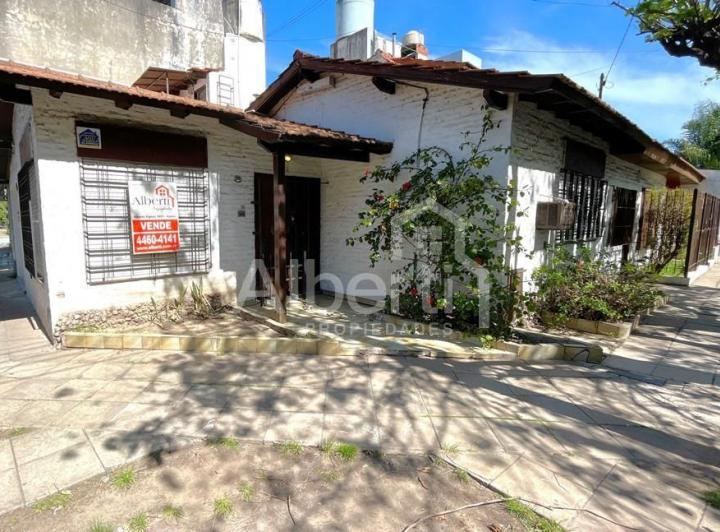 Casa en venta en Villa Sarmiento · 3 ambientes