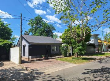 Casa de 4 ambientes, La Plata · Casa Dos Dorm. con Parque y Pileta
