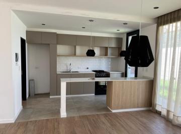 Casa · 66m² · 3 Ambientes · 1 Cochera · Casa 2 Dorm. a Estrenar Complejo Cerrado - 483 Entre 132 y 132 Bis - Gorina