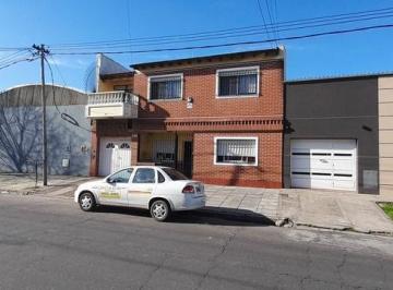 Casa · 224m² · 7 Ambientes · 2 Cocheras · Casa en Tablada