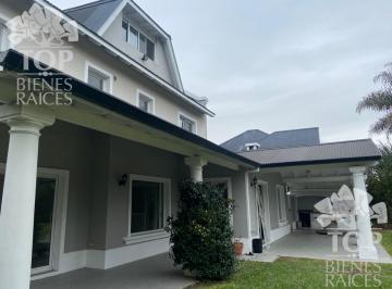Casa · 250m² · 5 Ambientes · 2 Cocheras · Excelente Casa en Barrio Septiembre
