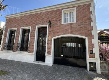 Casa · 297m² · 4 Dormitorios · 2 Cocheras · Casa en Venta Lomas de Zamora Oeste
