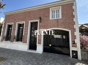 Casa · 297m² · 4 Dormitorios · 2 Cocheras · Casa en Venta Lomas de Zamora Oeste