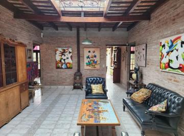 Casa · 215m² · 5 Ambientes · 2 Cocheras · Venta Casa Quinta - Paso del Rey