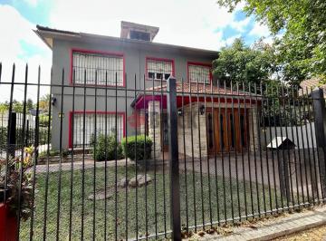 Casa · 750m² · 8 Ambientes · 4 Cocheras · Importante Casa en Zona Residencial de Villa Ballester