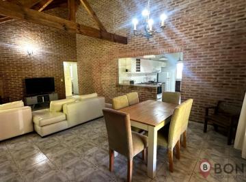 Casa · 103m² · 5 Ambientes · 2 Cocheras · Casa en Barrio El Lauquen
