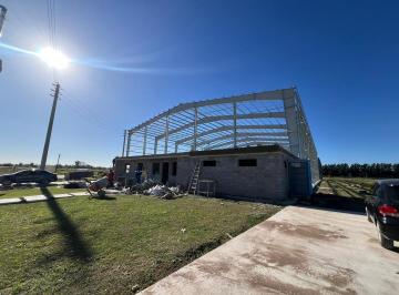 Bodega-Galpón · 2000m² · 2 Ambientes · Galpón en Alquiler en Parque Industrial Gral Rodriguez
