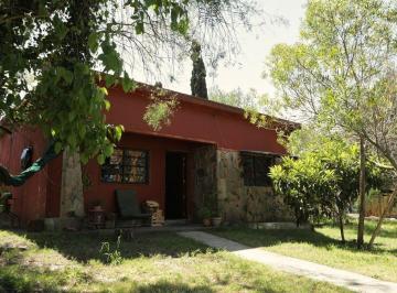 Casa · 71m² · 2 Ambientes · 1 Cochera · Venta de 2 Casas en Padron Unico El Pinar Arroyo