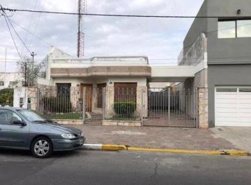 Casa · 200ha · 3 Ambientes · 1 Cochera · Casa Juncal 1633 - Lanus Este