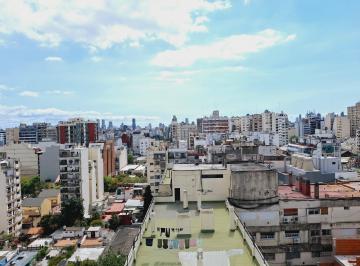 Departamento de 3 ambientes, Almagro · Depto Frente Al Hospital Italiano * Super Luminoso * Vista Abierta