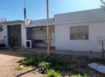 Casa · 84m² · 3 Ambientes · 1 Cochera · Casa en Gonzalez Catan