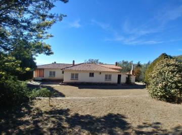 Casa · 280m² · 9 Ambientes · 1 Cochera · Casa en Tanti
