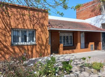 Imagen1 · Casa con Amplio Patio y Quincho en Villa Primera