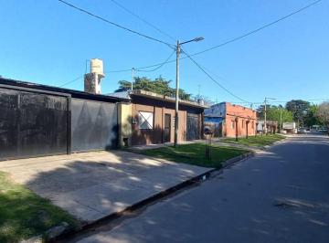 Casa de 3 ambientes, Almirante Brown · Excelente Casa Sobre Lote de 10 X 30 m. a m de Plaza Eva Peron!
