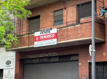 Local comercial · 430m² · 6 Ambientes · Local + Deposito + 2 Departamentos de 3 y 4 Ambientes en Blok.