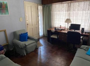 Casa de 4 ambientes, Morón · Casa Amplia en Zona Residencial