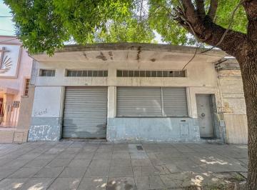 Depósito · 160m² · Edificio Comercial en Valentin Alsina