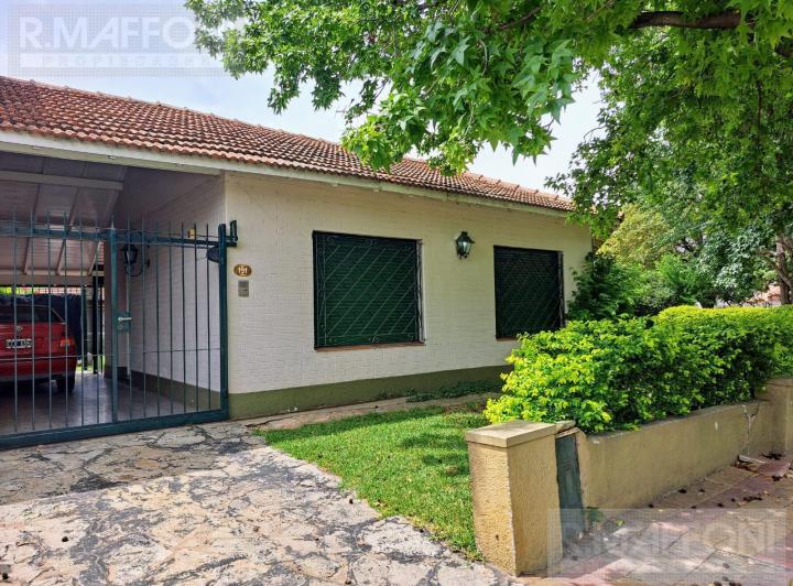 Casa · 241m² · 4 Ambientes · 1 Cochera