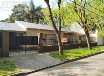Casa · 122m² · 5 Ambientes · 1 Cochera · Casa - Adrogue
