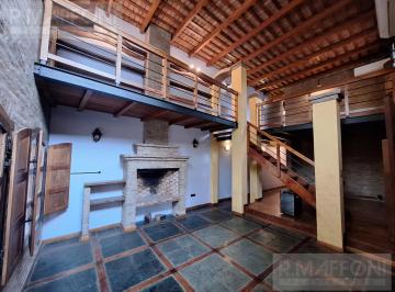 Casa · 323m² · 7 Ambientes · 2 Cocheras · Casa en Adrogue