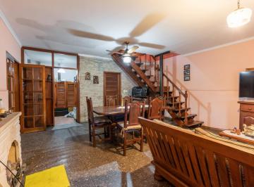Casa · 155m² · 6 Ambientes · 1 Cochera · Casa a La Venta 4 Dorm. en Barrio Belgrano