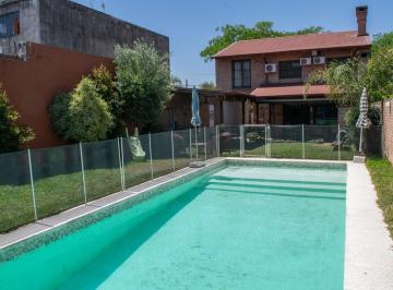 Casa · 235m² · 6 Ambientes · 3 Cocheras · Casa de 6 Ambientes en Alquiler Temporario en Beccar
