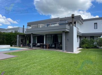 Casa · 285m² · 6 Ambientes · 2 Cocheras · Casa en Alquiler y Venta en La Lomada de Pilar.