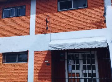Casa de 5 ambientes, Lanús · Casa / Local Comercial en Venta Ubicado en Remedios de Escalada - Lanús Este