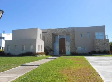 Casa · 400m² · 8 Ambientes · 7 Cocheras · Casa en Venta con Renta en Haras Santa Maria – Maroto Propiedades