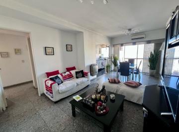 Departamento · 70m² · 4 Ambientes · 1 Cochera · Departamento Cuatro Ambientes con Cochera - Quilmes Centro.