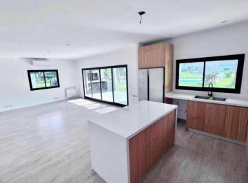 Casa · 167m² · 4 Ambientes · 2 Cocheras · Casa a La Venta en San Matías Escobar
