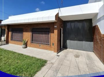 Casa de 4 ambientes, La Matanza · Casa Cuatro Ambientes en Alquiler en Isidro Casanova